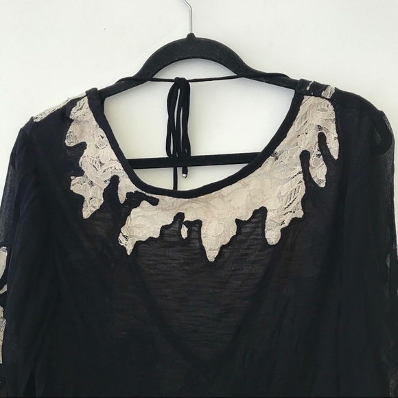 Ecote Black Laced Deep V Open Back Blouse - Picture 6 of 9